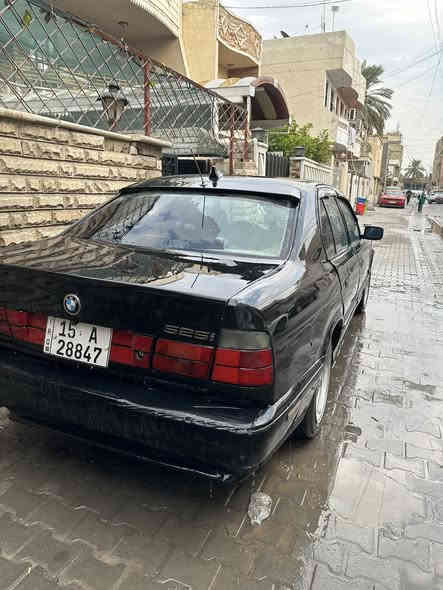 السلام عليكم BMW 525 مديل 1995 رقم انبار انكليزي 
محرك مسكر فانوس المرغوب 
السياره فول مواصفات غرفتها M و عليها كت كامل M سستم صوت و دمام كلش قوي السياره معمره كامله مكفوله من الكص بس تعديل و صبغ  
السياره معدلها يخبل مابيها شلعه يرادلها ترتيب كهربائيات و حداديه دبلاتها منتهيه 
عارضها ب 43 و بيها مجال مكاني بغداد ***********
