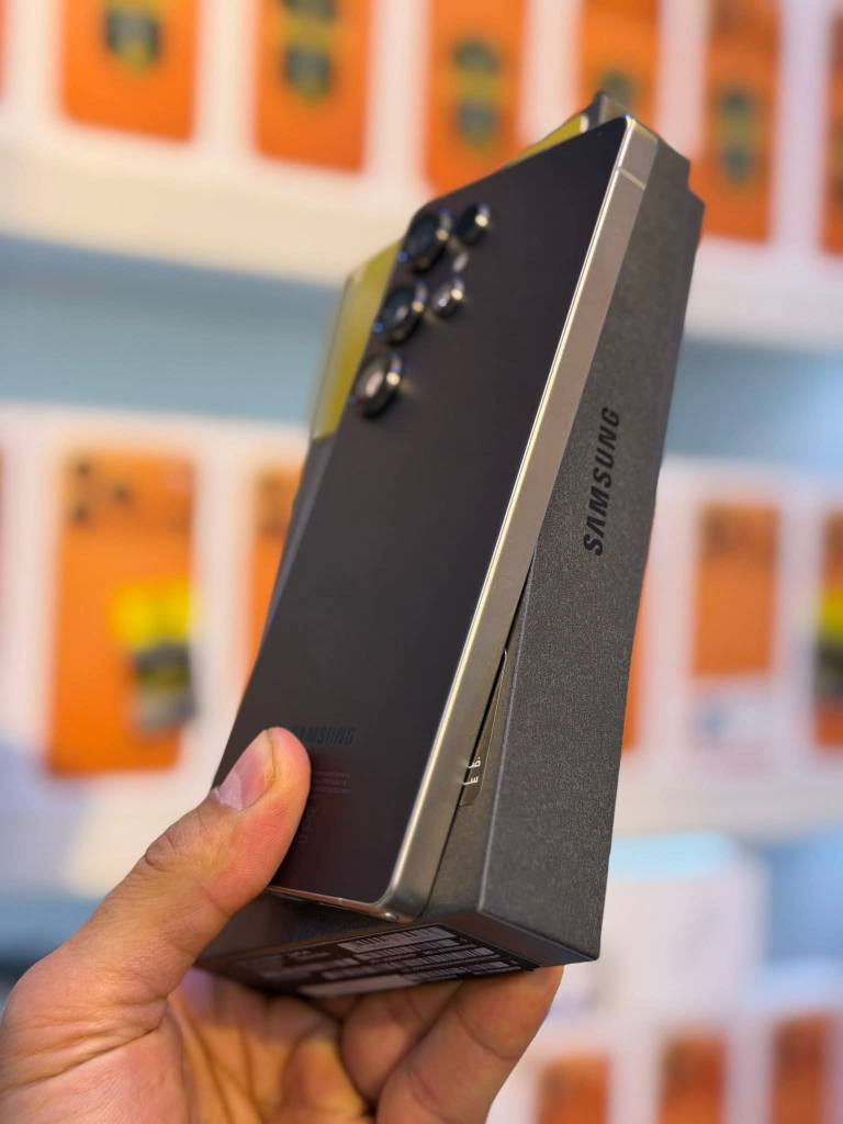 سلام عليكم للبيع او مراوس اس 25 الترا
 ﴿ ذاكرته 256 ﴾
 الجهاز جديد مستخدم أسبوع فقط لون مميز الجهاز وكالة عين الفهد ضمان سنه + ضمان كسره شاشه  مواصفات معروفه ملحقات كامله شرق اوسط دبل شريحه السعر 1175
*********** عمارة, ميسان
