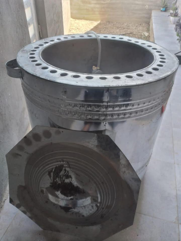 تنور ستيل الأصلي الحجم الكبير جدا ما مستخدمي كم مرة 
باب اول اصلي 
عارضي ب٨٠ 
بي مجال شوي


**إذا كنت صاحب هذا الإعلان وتريد حذفه لأي سبب، رجاءا أرسل رسالة إلى الدعم الفني**