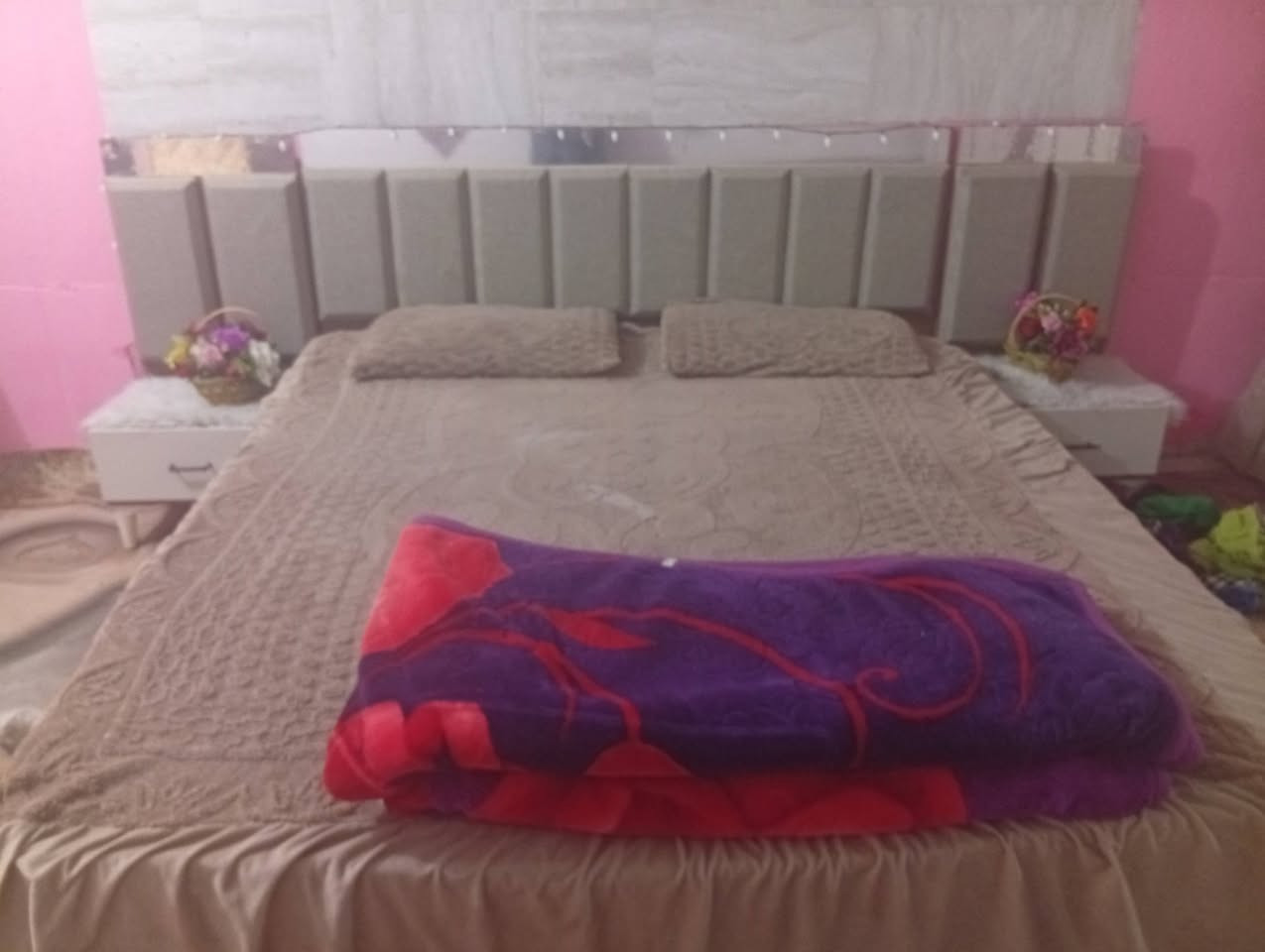 غرفة نوم تركي جديد نظيفة مية بل مية 750اوبيها مجال
***********
