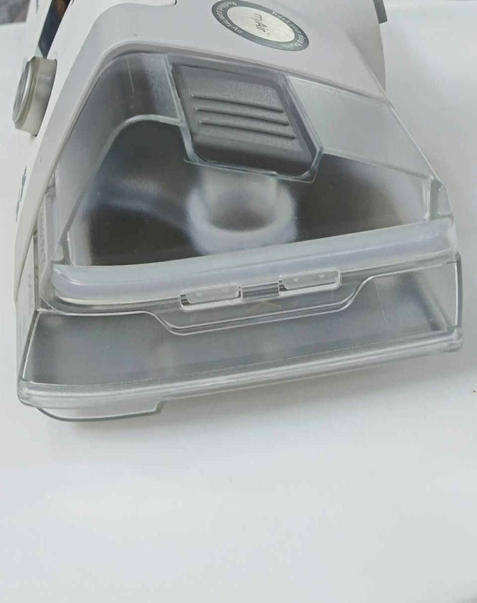 🟢 جهاز ResMed AirSense 10 AutoSet for Her للبيع
جهاز CPAP لعلاج توقف التنفس أثناء النوم
موديل AutoSet for Her (أذكى نسخة)
كامل مع الماسك، الأنبوب، وخزان الماء، والحقيبة
نظيف وشغال تمام ✅
غير مستعمل أبدا،جديد
صوت هادئ ومريح أثناء النوم
الموقع:بغداد، الدورة 
السعر:قابل للتفاوض💰
للاستفسار خاص


**إذا كنت صاحب هذا الإعلان وتريد حذفه لأي سبب، رجاءا أرسل رسالة إلى الدعم الفني**