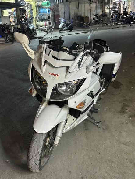 يا الله 
ياماها اف جي ار 1300 
yamaha fjr 1300 
موديل 2014 
نسخة الشرطة اليابانية 
نظام النقل كاردن 
كير عادي نصف اوتاماتيكي ( تنمر برجلك او بايدك بالستيرن بدون كلج ) نظام جداً مريح خصوصاً بالازدحام او داخل المدينة 
الدراجة وارد اليابان دخول جديد ( بدون رقم ) اسويلك مكاتبة و كفالة من السرقة و العشاير 
مواصفاتها لطيفة 
دبلات امامي خلفي قابلة للتعديل ( تقويهن او ترخيهن حسب الحمولة ) 
جنط جانبية قابلة للازالة 
بريك abs امامي خلفي ، تدفئة يدات ، جامة كهرباء 
الدراجة سكيورتي نسختين سويج 
ماشية 26 الف كم 
الدراجة مكينتهه بالكارتون 
الي عاجبتة يتصل على الرقم و بي خير و يدلل 
الخط مفتوح ليلاً فقط ( اي وقت بعد الساعه 8 ليلاً اتصل عادي لحد ال6 الصبح ) 
هذا رقمي *********** 
عنواني الكاظمية ، باب المراد 
شكراً للادمن مقدماً

