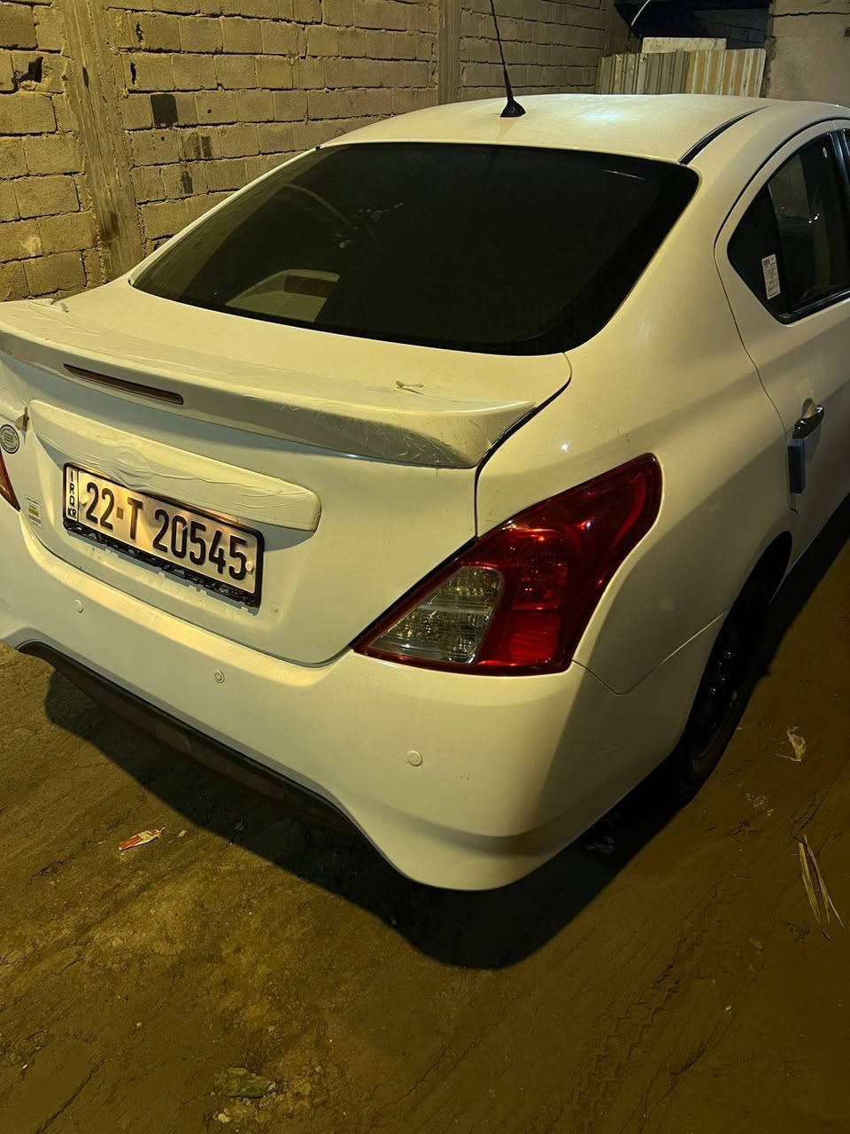 نيسان سني هندي بليته زركة رقم اربيل الجديد مديل 23 سنويه ل30 تحويل او وكاله مجاني بسم شركة سياره بيها 4 قطع صبغ مكفولة من الضربة القويه ماشية 55 الف سياره جاهزه طخم تاير مدوشمة ارضيه وكشنات وصندوك +تغليف بيبان حراري
محرك وكير كفاله 
السعر 113 وبيها مجال مكان بصره *********** البصرة, العراق
