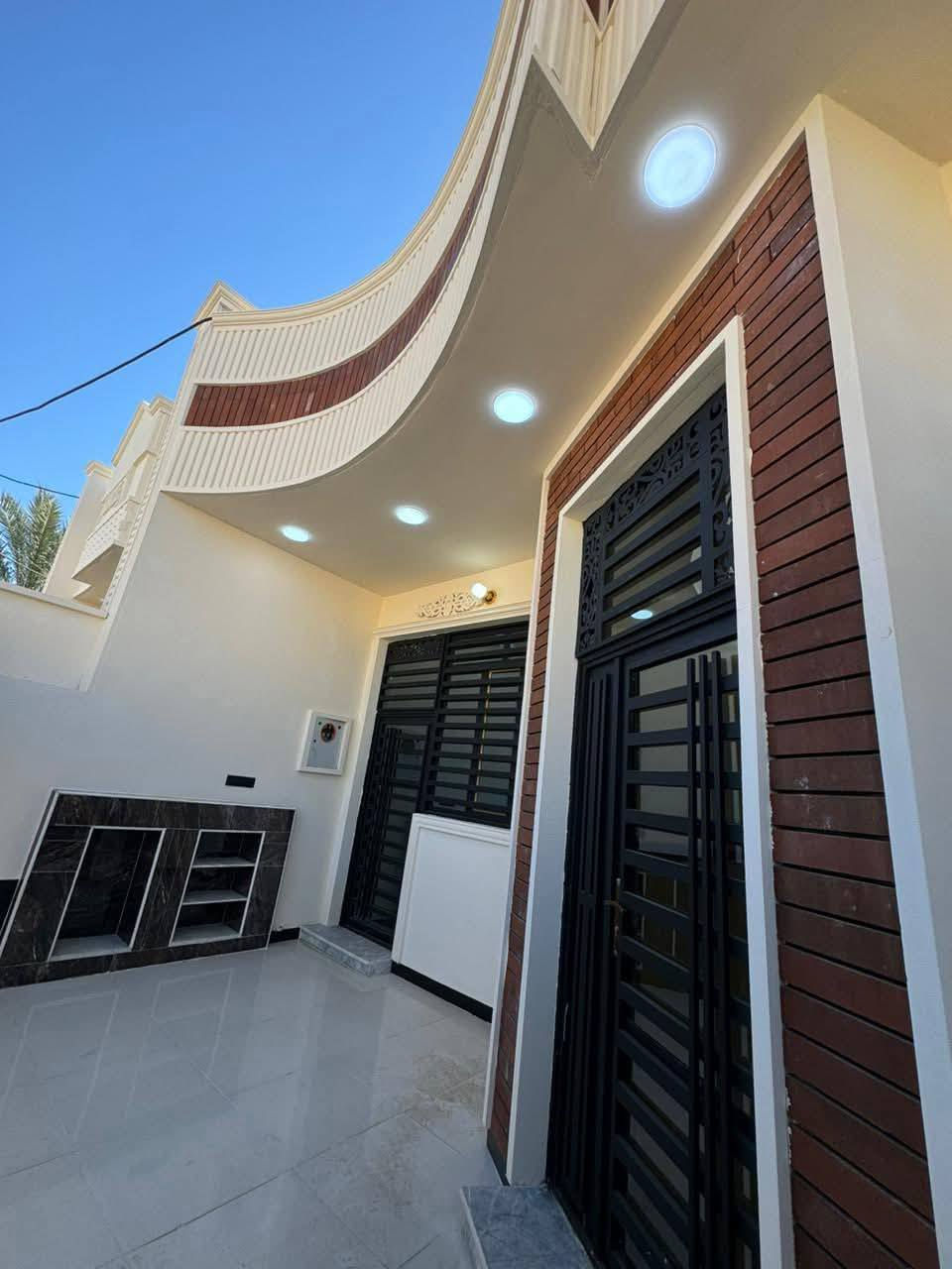 اللهم صل على محمد وال محمد وعجل فرجهم
السلام عليكم اخوان دار لل. بيع مساحتها 160 متر الواجهه 8 متر والنزال 20 متر بناء حديث 2026 يحتوي عله غرفتين نوم 🛌 وصاله ومطبخ واستقبال وصحيات داخليه وخارجيه عمل درجه اولى مع ضمان بل عمل 
العنوان :مغربه للاستفسار التواصل على الرقم 
***********
