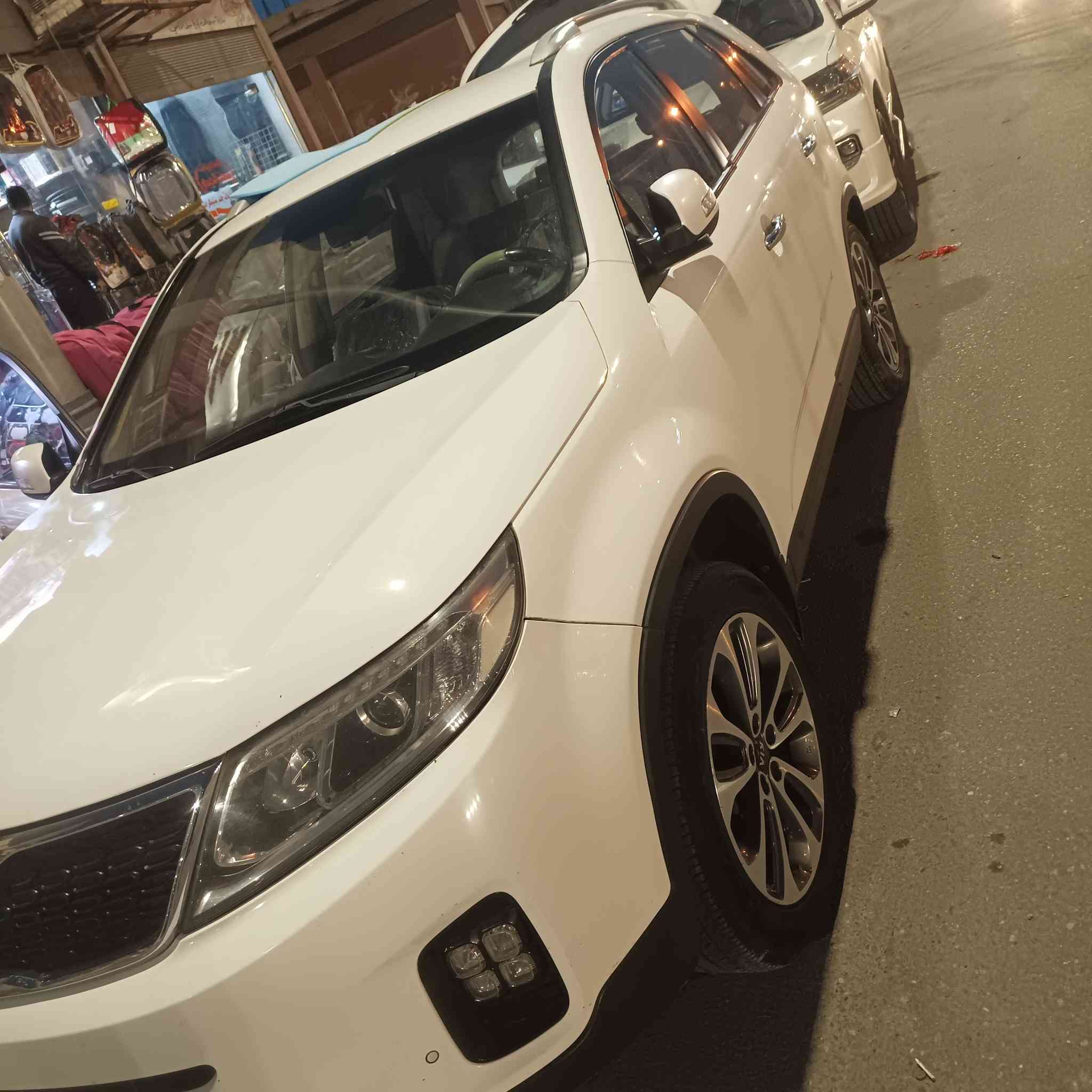 السلام عليكم
سورنتو خليجي 2013شكل 2015 رقم اربيل
محرك 2400 دوش ما مفتوح كير ما مفتوح محرك كير شرط 
كلين بدون صبغ بدون تبديل فول مواصفات بس مو بصمه
مري شفط حساسات بردات كامرة يدات نيكل
طخم تايرات جدد صدر جديد تبريد تدفئة جاهزة 
مكلف بل نشر 
 العنوان قضا مخمور ناحيت الكوير رقم الهاتف ***********
