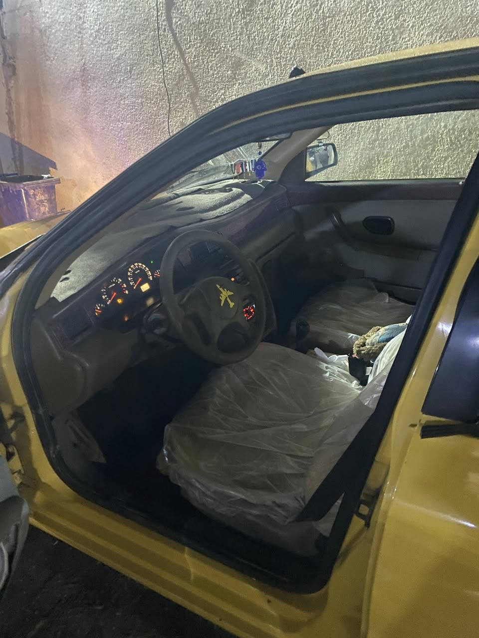 سمند مديل ١١ جاهزه مصفره هيه وغرامات 
تخم تاير جديد نقص بس حدادية
***********
