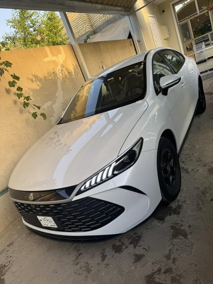 السلام عليكم
سياره للبيع BYD كن بلاس موديل ٢٠٢٥ زيرو ✅

بعدها بحاله الشركه حالياً مرقمه وكامله 

مثبت لوحات 

ماشيه ١٠٠٠ 

كفاله عامه من الصبغ والشخط والرصعه 

مواصفات معروفه 

شاشه 

كأمره كشنات جلد داخل اسود وزيتوني 

وبعد بيها هواي مواصفات 
الموقع بغداد 

الاتصال 

‏***********
