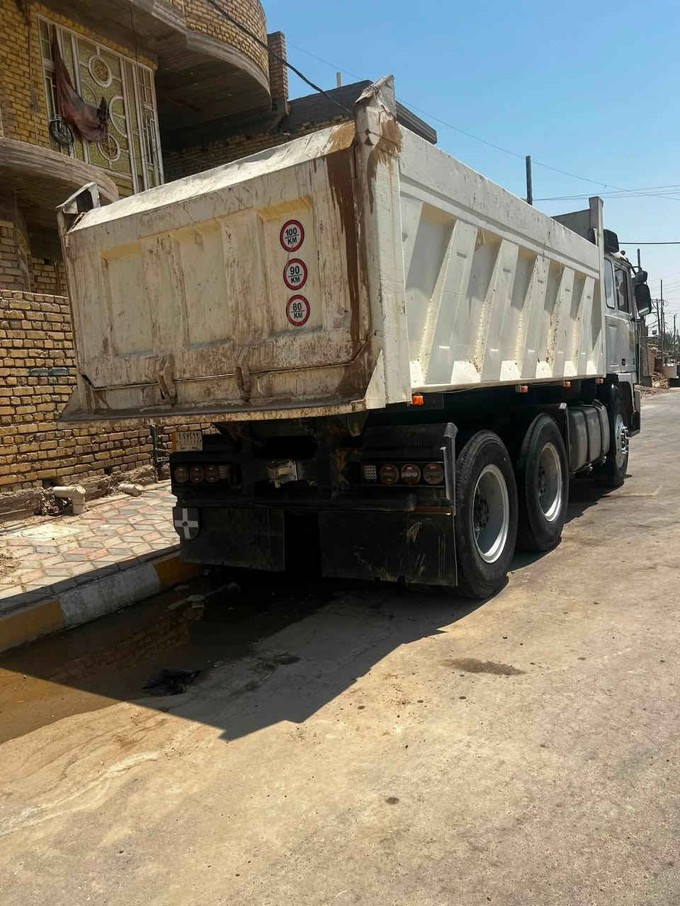 السلام عليكم
  فالفو رقم واسط مكينه 21 كير 3x3 تايرات 24 صاج
سياره جاهزه كهربائيات تبريد تخم تاير عوزها بس زوج
مكان السياره: واسط 
السعر: بل الخاص او اتصل على هذا الرقم : ***********
