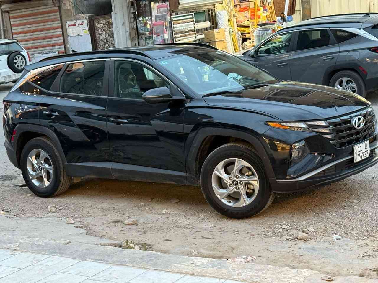 السلام عليكم توسان موديل
23 الرقم بغداد السياره بأسمي حادث السياره بس باب الورا خلف السايق بدون دواخل ولا أيرباك _العنوان بغداد الأمين الثانيه 
رقم الهاتف _ ‭0771 343 4771‬
