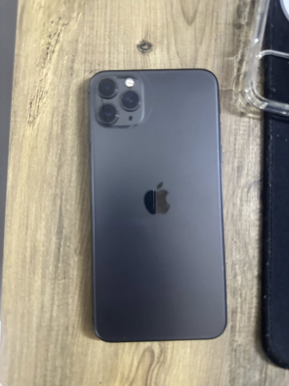 📱 للبيع iPhone 11 Pro Max – 64GB
📍 أربيل  

🔥 جهاز شغال يومي ومناسب جداً كسعر اقتصادي مقارنة بالسوق  

📌 الحالة (بكل وضوح):  
- فيس آيدي لا يعمل  
- الشاشة مبدلة (كوبي ماستر) وبها كسر بسيط  
- ظهر الجهاز بيه أثر كسر/فطر خفيف  
- البطارية أقل من 70% ومرفوعة حالياً إلى 87%  

📌 رغم العيوب:  
- الجهاز يشتغل بشكل طبيعي بدون مشاكل تشغيل  
- مناسب واتساب، سناب، تيك توك، وألعاب خفيفة  
- خيار ممتاز للي يريد آيفون بسعر رخيص أو ناوي يصلحه تدريجياً  

💰 السعر: 250,000 دينار قابل للتفاوض للجادين فقط  

📩 خاص للجادين فق


**إذا كنت صاحب هذا الإعلان وتريد حذفه لأي سبب، رجاءا أرسل رسالة إلى الدعم الفني**