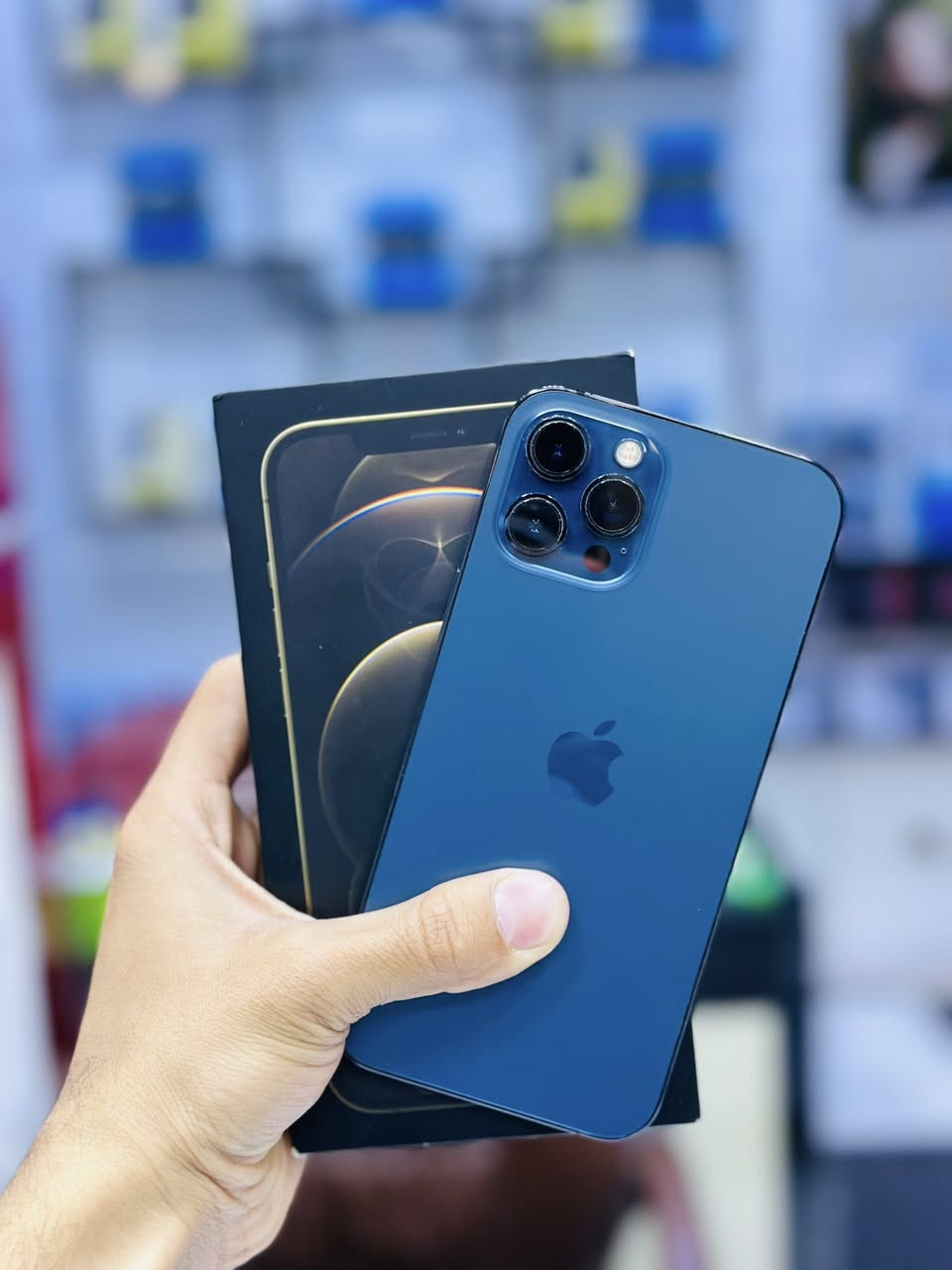 السلام عليكم متوفر:

♠️أيفون 12 برو ماكس ذاكرة 256 مستبدل شاشة بطارية 100 ✔️.

☑️***********☑️

☑️مركز سفن فون للهواتف النقالة☑️
