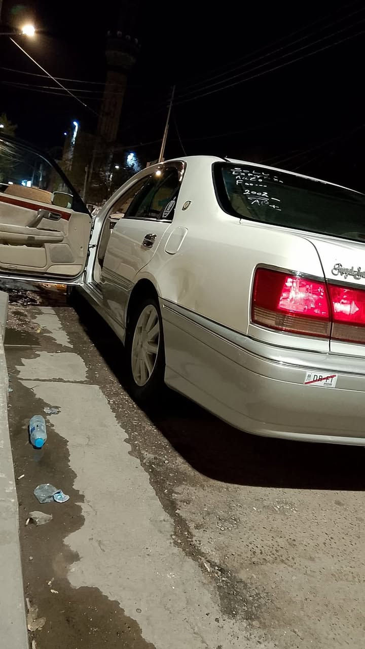 سلام عليكم سياره ملكه دكمتين رقم ذي قار اصولي شاصي71 كصتين قماره وجنطه مكينه ديفور جبير حداده 100 بل100 تبريد وتدفه سعر 100ورقه وبيه مجال بصيط التصال ***********
