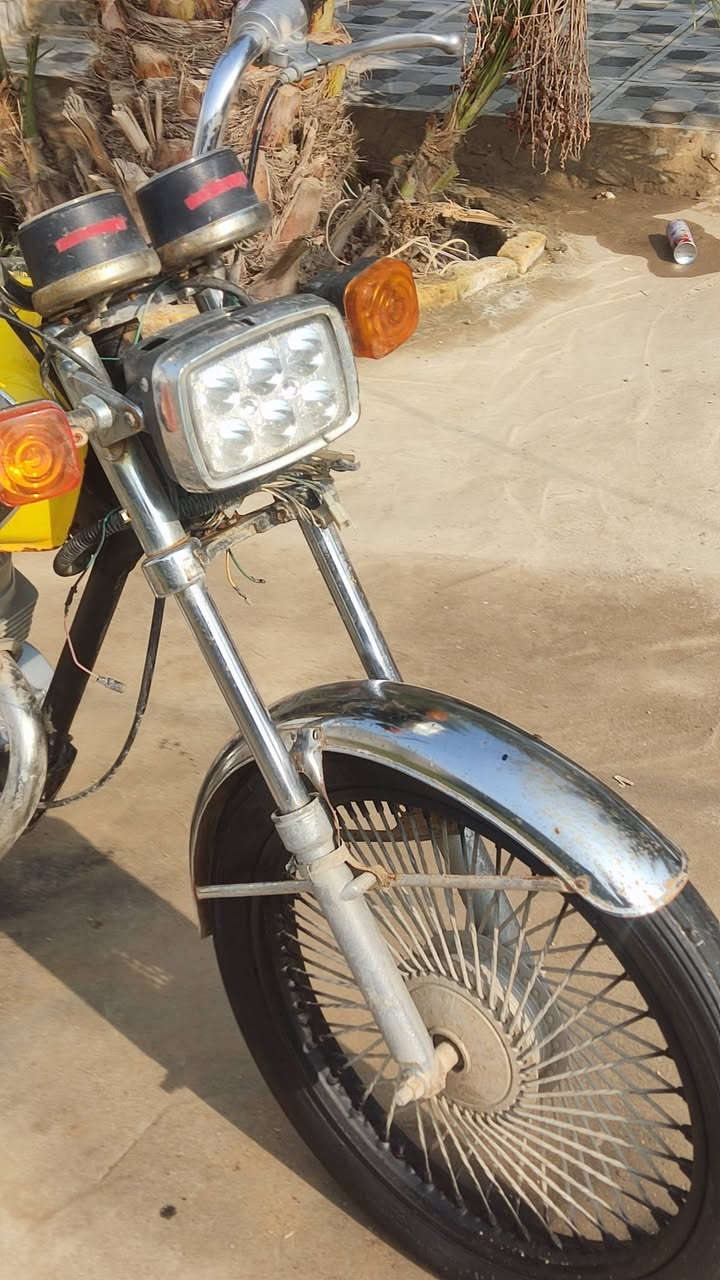 دراجه للبيع محرك مجفت دراجه كهربايات كلها شغاله عوزها بس ربط موديل 20 مكان رفاعي دراجه سعرها 275 بيها مجال دراجه ادوات اكفلك سرقه و عشائر ***********
