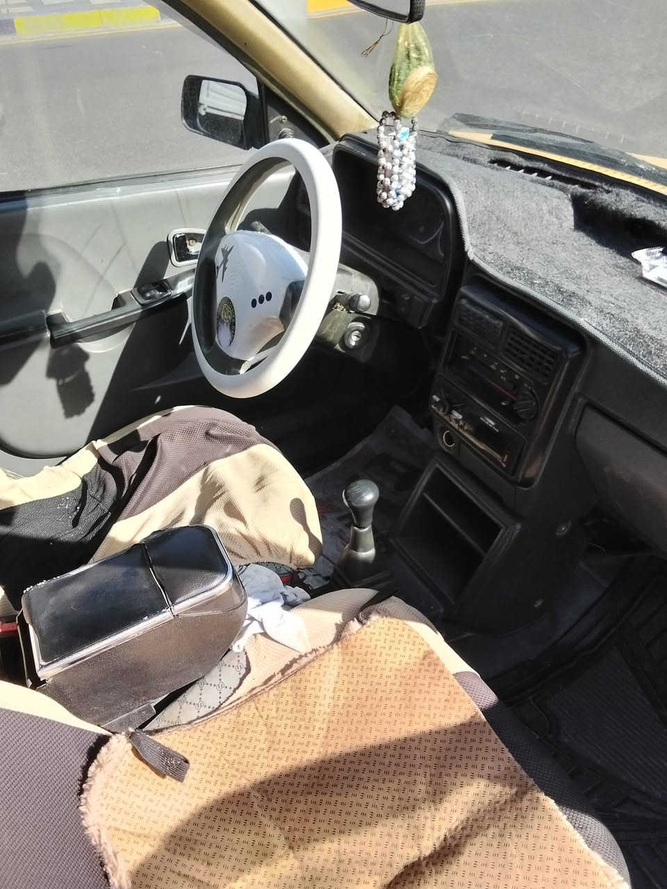 السلام عليكم ورحمه الله وبركاته
سايبا موديل 2009
 السعر 23 مصفره هيئة وغرامات السنويه لل 2030 مشروع وطني تحويل مباشر 
  باتري جديد سلف جديد باور جديد  تخم تاير جديد وكل كهربائيات شغاله
شواصي حلوات 
مكان السياره بغداد مدينة  ***********
