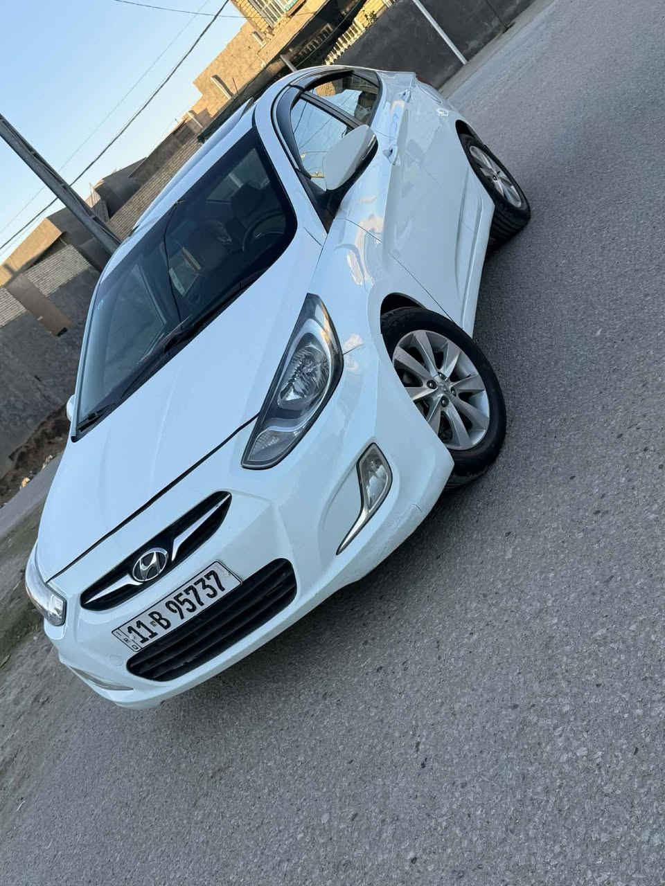 السلام عليكم
أكسنت موديل 2011 
خليجي بيه 3 صبغ بدون دواخل
رقم بغداد تحويل مباشر
جاهزه السياره للأخير مكينه 1600دوش
مكاني بابل
رقم الهاتف ***********
السعر 85وبيه مجال
