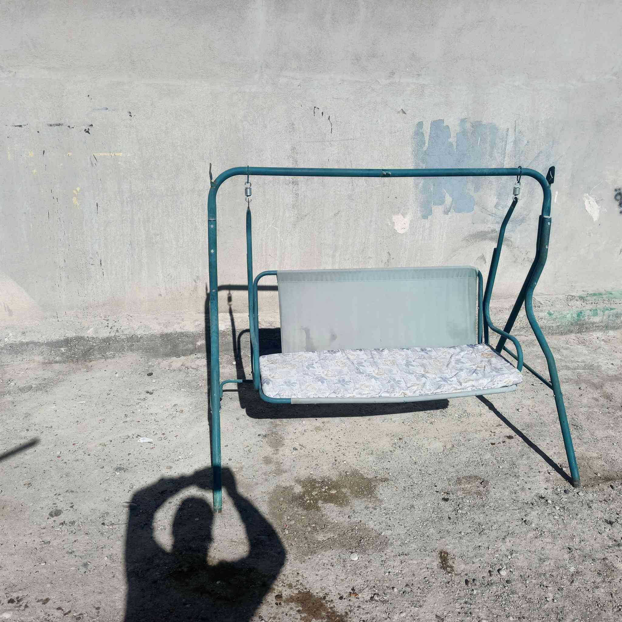 السلام عليكم
إلى اصحاب الحدائق الزغيره
الى أصحاب الكراج المنزلي الزغير 
مرجوحه عائلية.  جديدة مرتبه ونضيفه. للبيع
العنوان بغداد. البياع. الشرطة الخامسة. 
السعر   150  وبيه مجال 
للإتصال    ***********
