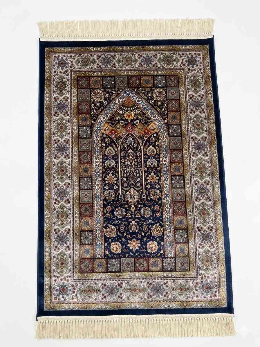 شركة بيت سجاد الايراني، تقدم سجادة صلاة بخيوط الفيسكوز والعمل اليدوي المتقن في الحافه والكركوشه كل هذا بسعر ١١٢ الف تواصلوا ويا الرقم *********** النجف, العراق
