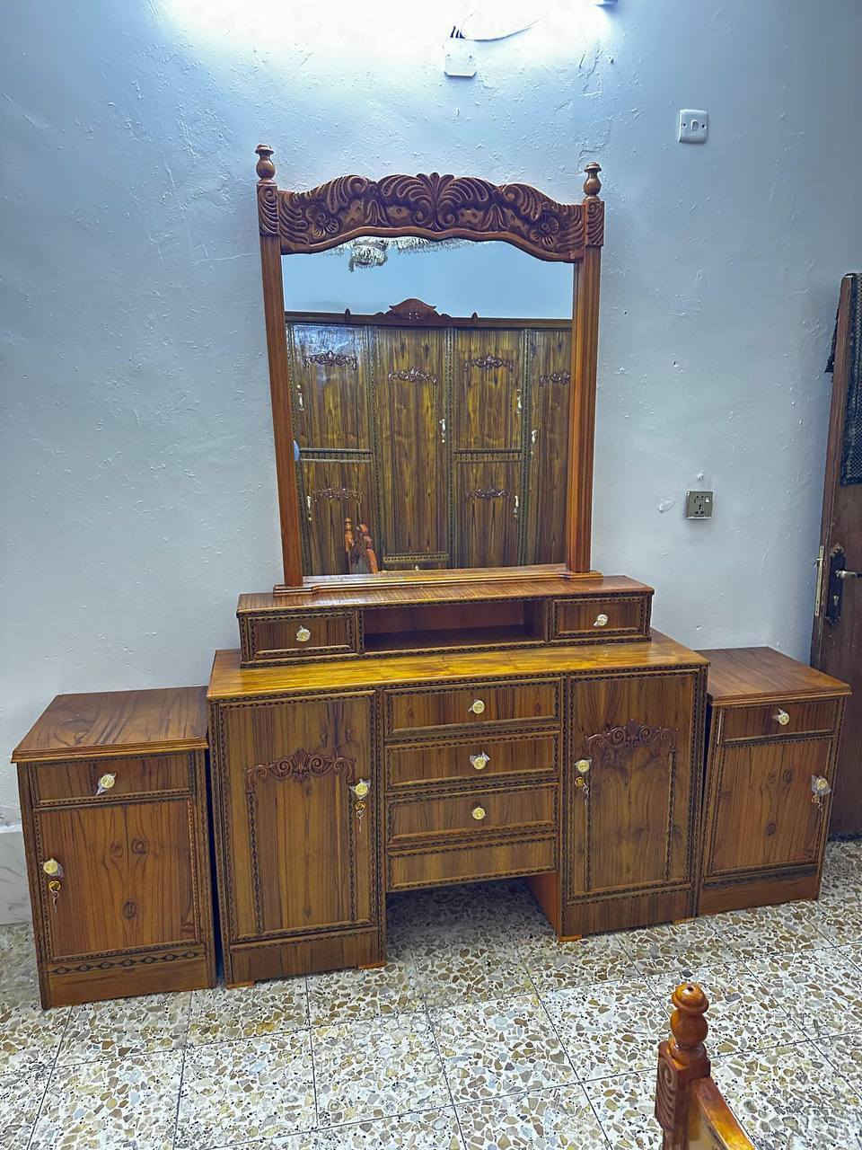 غرفه نوم ٥ باب 
الخارج صاج ٤ ملم الداخل عادي ٤ ملم 
القياعده بلوك الضهر جرجوبة براغي 
التوج زان مصري 
شغل فوق الوسط

السعــــر مليون و100 توصيل وشد مجاني


**إذا كنت صاحب هذا الإعلان وتريد حذفه لأي سبب، رجاءا أرسل رسالة إلى الدعم الفني**