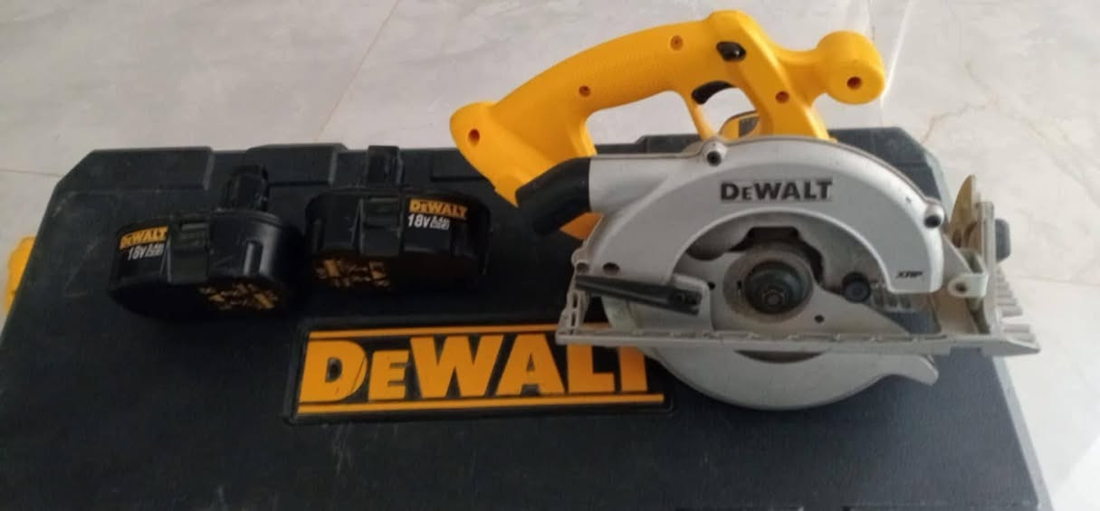 للببع للأستفسار اكثر خاص بشرط مامستخدم كله شغال فقط شاحن ضايع من ماركة DEWALT . للتوضيح الجنطه كامله للبيع ماابيع مفرد


**إذا كنت صاحب هذا الإعلان وتريد حذفه لأي سبب، رجاءا أرسل رسالة إلى الدعم الفني**