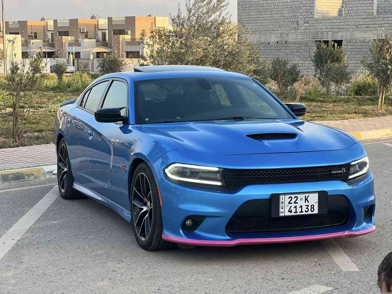 يالله/السلام عليكم عندي جارجر موديل(18) خليجي (وكاله هارلم ) (سكات) مكينه6400) فول 1/1 جديده بمعنه الكلام ماشيه (66 )الف كيلو حقيقي )صبغ بين باب وجاملغ  خلفي عكس السايق  اثر شخط واني صبغتهن. ورصعتين مسويهن بجهاز  بي دي ار فقط بدون ايرباك كل الايرباكات سليمه بدون اي  قطعه تبديل. السياره كله ع بلاد (المواصفات /شاشه كبيره/كامره خلفيه دواره/فتحته سقف /بصمه ابواب /بصمه تشغيل عن بعد/ كشنات كنتاره وجلد/ كشنات كهرباء/  كشن السايق خزن ميموري/ كشنات تبريد وتدفئه/ حساسات امامي وخلفي /السياره جديده وخير من الله) رقم اربيل تحويل مباشر. باسم المشتري رقم اربيل / الاستفسار والاتصال/
*********** واتساب
0776 418 3862 
مكان السياره بغداد الكرخ
