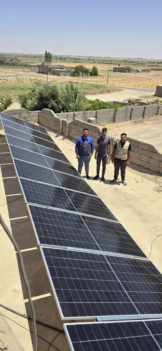 بفضل الله تم إنجاز وتنصيب منظومة طاقة شمسية متكاملة من شركة ECOSHIELD (إيكوشيلد)
لدى الأخ تحسين ألجبوري من قرية شميط 

، بإشراف وتنفيذ مكتب اليمان للطاقة الشمسية، 
⚡ مواصفات المنظومة: 🔹 20 أمبير نهاري
🔹 15 أمبير ليلي مع #منظم_فولتيه 90 امبير 

تتكون المنظومة من: ▪️ انفيرتر ECOSHIELD بقدرة 10 كيلوواط، 
▪️ بطارية ECOSHIELD بسعة 16.6 كيلوواط/ساعة، بعمر تشغيلي طويل واعتمادية عالية.

▪️ ألواح شمسية ECOSHIELD بقدرة 600 واط، ذات كفاءة إنتاجية عالية وأداء متميز.

▪️ هيكل حديد مغلون مقاوم للصدأ والعوامل الجوية.
▪️ بورد حماية متكامل لضمان أعلى درجات الأمان.
▪️ أسلاك نحاسية عالية الجودة مع جميع الملحقات والتجهيزات الخاصة بمنظومات الطاقة الشمسية.
✅ شركة ECOSHIELD

📍 العنوان: ناحية الزاب – قرية النميصة – الشارع العام – مجاور مدرسة إبراهيم عليه السلام.

📞 للاستفسار والحجز: ***********/// ***********
#ECOSHIELD #ايكوشيلد #مكتب_اليمان_للطاقة_الشمسية #الطاقة_الشمسية #طاقة_متجددة #اعمال_يومية
