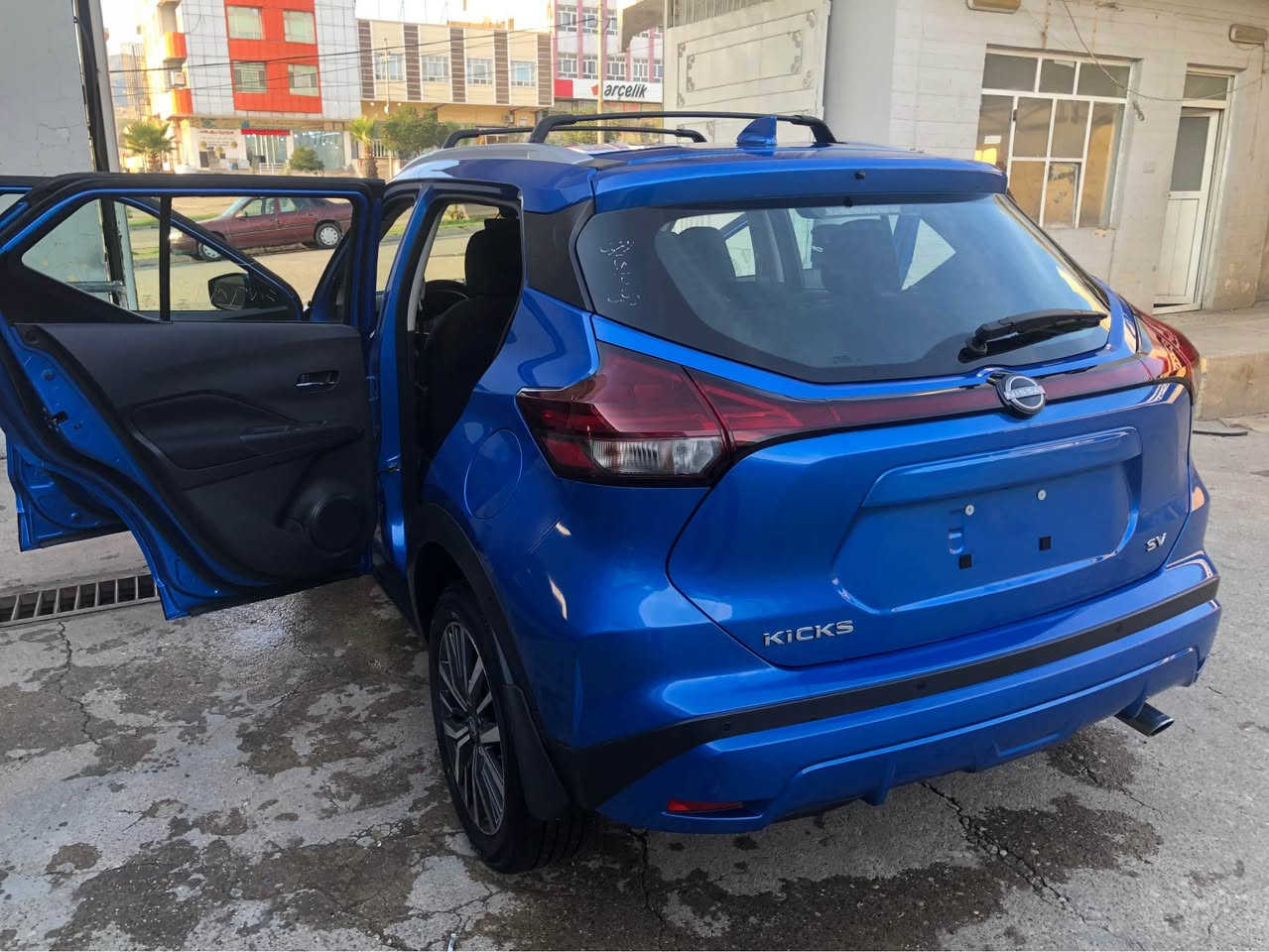 نيسان كيكس 2024Svماشية 13الف ضرر قطعتين فقط بدون دواخل سعر 118كورك واتساب *********** أربيل, العراق
