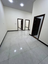 شقة تجارية • الجنينه • ٢ غرف