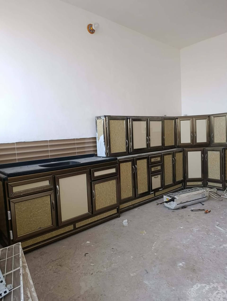 السلام عليكم كاونتر تفصال نضيف جدا ابو غريب مقابل معمل حليب بلادي ***********بي واتساب
