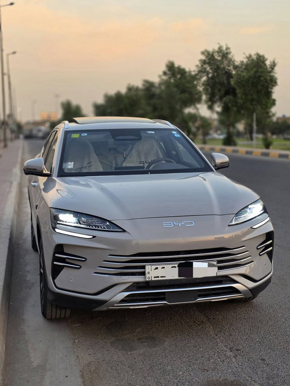 SONG PLUS 2025 
سونك بلص  (الفخامة BYD) 
رقم بغداد مكفولة كفالة عامة  
اللون المميز الاسمنتي 
سيارة تجمع بين الفخامة والسرعة
ابرز المواصفات: 
المسافة المقطوعة :  6.000KM 
١.فتحة سقف بانوراما 
٢.كامرات محيطية 360 بعدد ١٣ كامرة
٣.مدى شحني يصل الى ١٢٠KM
٤.رادارات ومحدد سرعة وقيادة ذاتية واتو بارك 
٥.سماعات بعدد ١٣ سماعة 
٦.صندوق كهرباء
٧.انارة محيطية LED
٨.كرسي السائق كهرباء ٣ حركات

السعر : 34.000 مليون دينار
العنوان: بغداد-حي الاعلام
رقم الهاتف: *********** اذا ماحصلتني على الرقم اتواصل وياية واتساب
