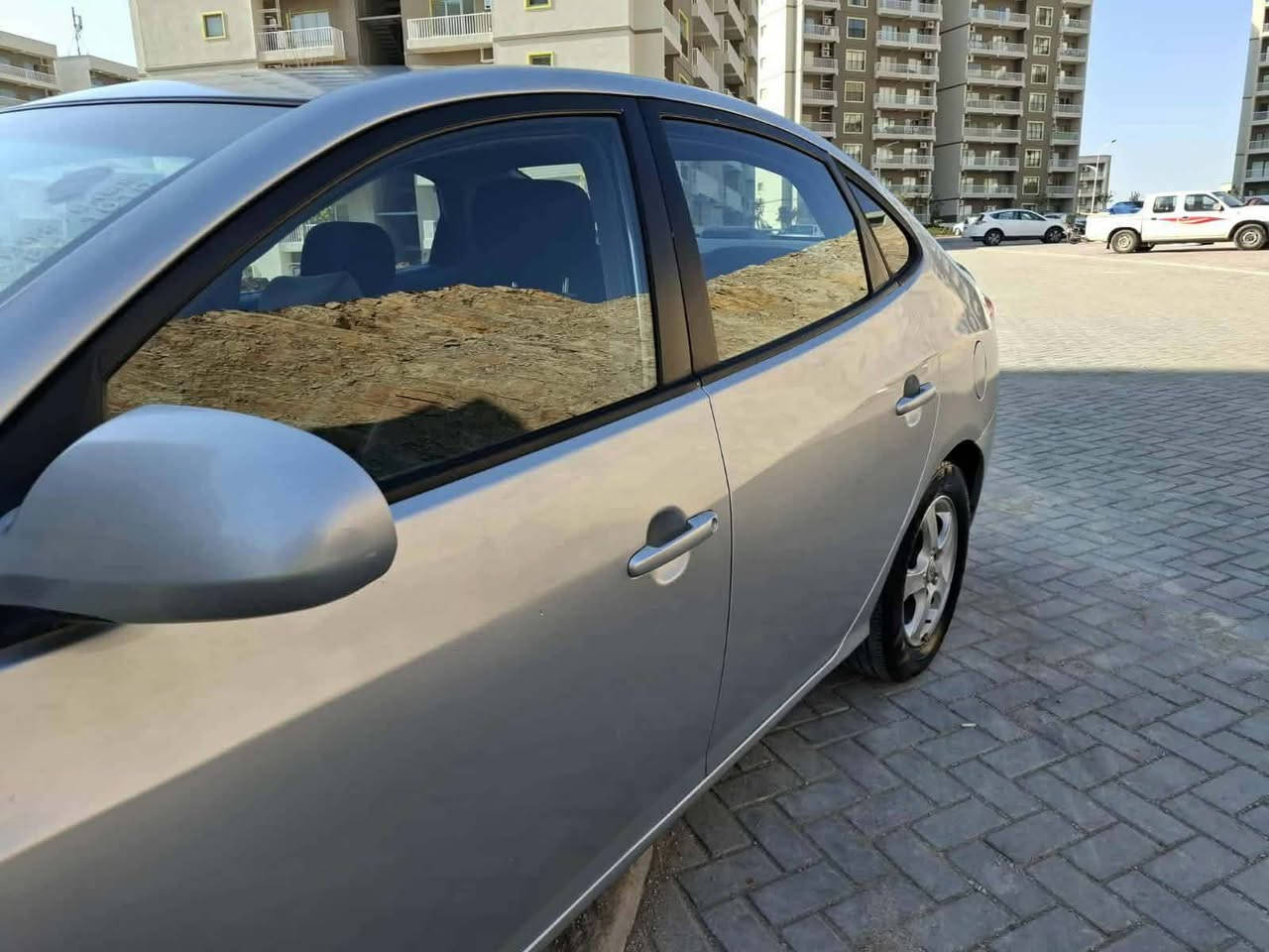 بە ناوی خوا
هۆندائاڤانتی بڕاوە ی دوبە ی  تۆماتیک عادی
مە کینە بچوک دە کشن بە رز  گێڕومە کینە بە شە رت 
کامل مە سروف کراوە  
کراوە به سپۆڕت 
سپێرو فلینە و جە گی بیلادی تیایە

هایدرۆلیک گۆڕاوە  چال و چۆڵی نیە 
سە قف شوشە ی  خایس و ڕزیوی نیە
برێک و ABSبە ستراوە 
چوارتایە ی لۆک پاتری لۆک  تە بریت ساردو گە رم  ئاوێنە شە فت 
ناوگاعی تێگیراوە بە رە کوشنی تازە بە ستراوە  عە تەر سپۆڕت 
سە یارە ی مە عرە ز نیە
تکایە نامە مە نێرە تە لە فون بۆخاوە نی بکە 
47ومعامە لە یە کە م 
***********
***********
ناونیشان بازیان
