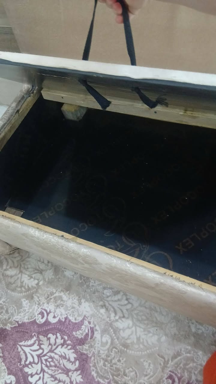 السلام عليكم ديوان 4 مقاعد نضيف كلش وتكمه ثكيل وبي مخزن السعر 100 وبي مجال منطقة الكريعات


**إذا كنت صاحب هذا الإعلان وتريد حذفه لأي سبب، رجاءا أرسل رسالة إلى الدعم الفني**