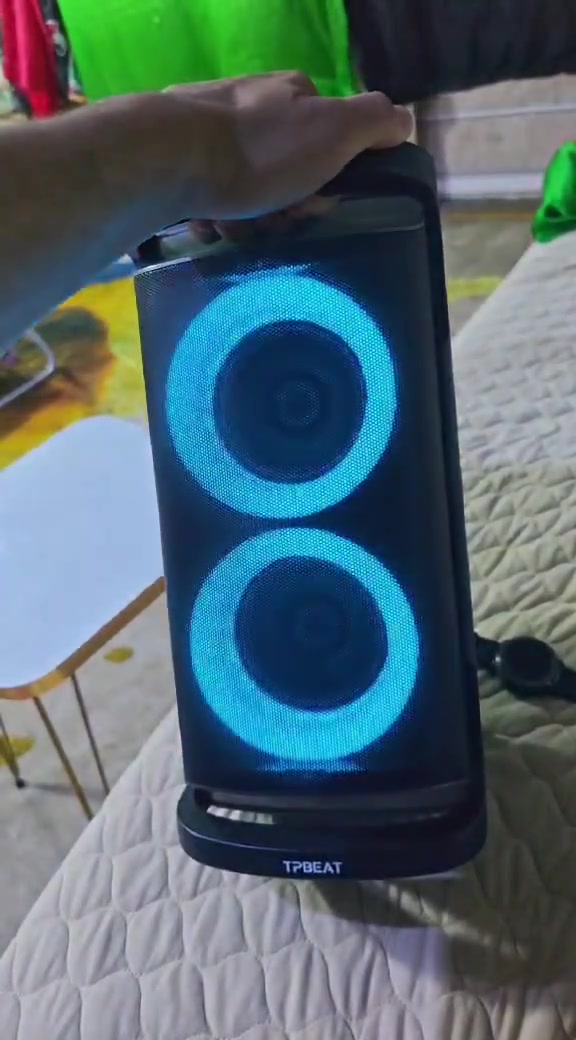 يتميز مكبر الصوت TPBEAT بقدرة صوتية تصل إلى 160 واط لتجربة صوتية قوية.
يحتوي الجهاز على إضاءة تفاعلية مدمجة وعمر بطارية طويل يصل إلى 15 ساعة.

يدعم الجهاز تقنية الشحن السريع PD/QC 3.0 وميزة الاقتران اللاسلكي الحقيقي (TWS) لتوصيل مكبرين معا
السعر 135


**إذا كنت صاحب هذا الإعلان وتريد حذفه لأي سبب، رجاءا أرسل رسالة إلى الدعم الفني**