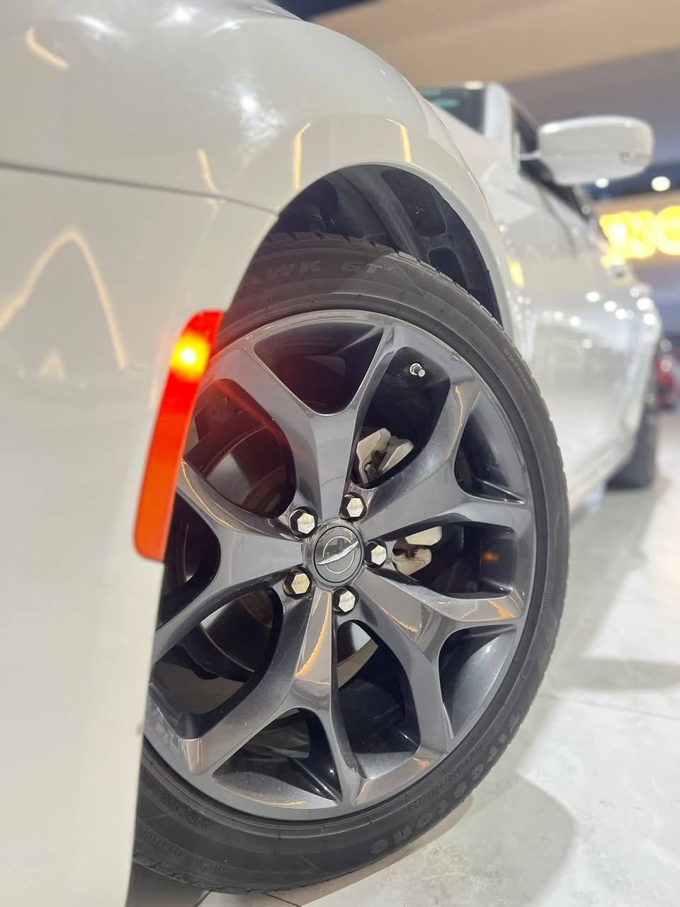 كرايسلر اوباما 300C
الموديل 2023 . ( امريكي ) 
العداد : 32 ml ماشيه 
المحرك : V6 . 3.6L .
(السياره واحد قطع بي كلير امريكي بدون دواخل بدون ارباك)
( شرط حته دعاميات كفاله عااامه )
فول الفول 1/1
المواصفات :
* پانوراما
*داخل جلد اسود طبيعي
* مصابيح امامية زنون مع LED .
* ويل قياس 20 أنج .
* حساسات خلفية .
* بردة خلفية كهربائية.
* شاشه كبيرة مع نظام ملاحة نفكيشن GPS .
* سستم صوت الپاين مع سماعات بريميوم .
* مقصورة الركاب من الجلد الفاخر .
* مقاعد أمامية كهربائية عدد 2 ..
* مقاعد أمامية وتدفئة .
* مقاعد خلفية تدفئة .
* تشغيل عن بعد .
* ستيرن كهربائي .
* تدفئة ستيرن .
* محدد سرعة .
* تلفون بلوتوث .
* كاميرا خلفية .
* مرايا متحسسة للاضاءة العالية .
* كير شفتر بالستيرن .
* دخول ذكي (بصمة) .
السعر 300 دولار امريكي 
مكان محافضة دهوك📍
☎️***********
