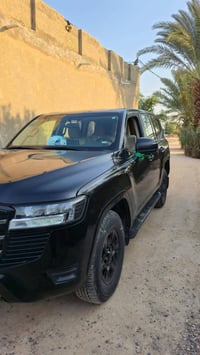 لاندكروز موديل 2022 فول عد الفتحه ماشيه 200 الف مكفول كفاله عامه الون ...