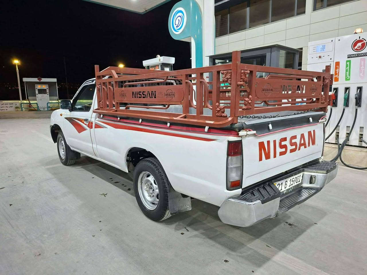 نیسان پیکاب  2013
نرخ: 119$ کەمێک مەجال
ژ.تەلەفوون: ***********

رەقەم سلێمانی 
تەحویل و غرامە بەشەرت 
سەنەوی سالێکە  بەسەرچووە 
گێر و مەکینەی بەشەرت 
تەقەو رەقە  بەشەرت 
کارەبای و سارد و گەرمی بەشەرت
بۆ بۆیاخ  رەسمی  سۆنەرەکەم داناوە  بەشەرەتی ئەو سۆنەرە دەی فرۆشم  
چوار تایەی  لۆکی لە ژێرە
شتێکی زۆر پاکە و  ماڵی دۆستە
گۆرینەوە ناکەم  

شوێن سلێمانی السليمانية, العراق
