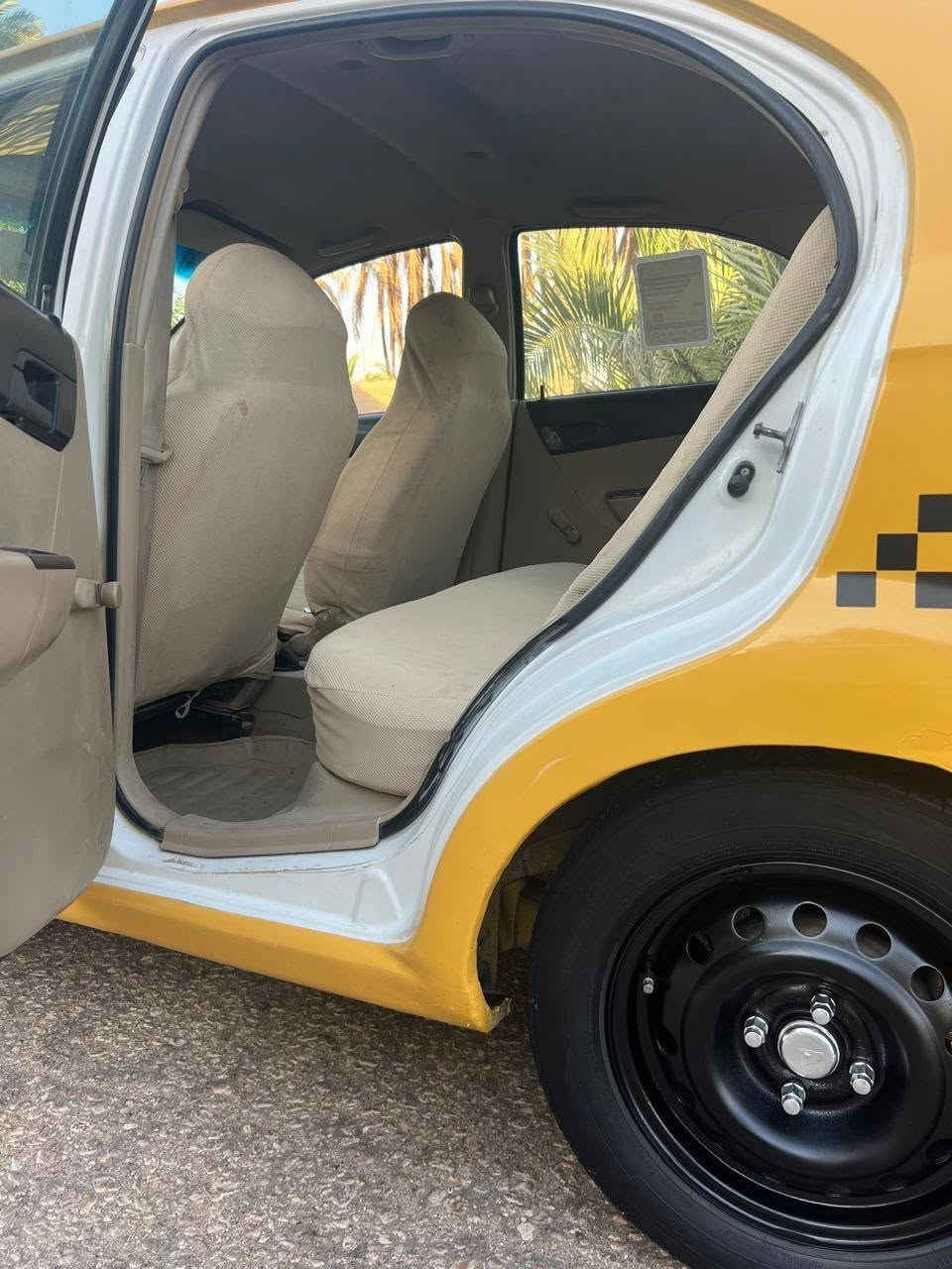 افيو مديل ٩ خليجي رقم الجديد مصفره مرور وهيئه صبغه جديده اصل ابيض محرك مسكر حاويه كير عادي  تخم تاير ادامه كامله بانزين قوايش حداديه جديده سياره جاهزه مال جناي (نقص فقط تبريد) مكاني نجف مشخاب السعر(43)وبيه مجال لشراي يتصل بيع فقط (***********)
