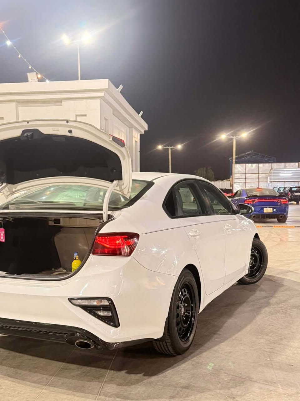 سلام عليكم فورتي 2020حادثها موضح بالصور السياره خير من الله ما متعوبه صدر امامي خلفي حداديه تخم تاير تبريد تدفئه كله شغال كهربائيات كله شغاله والحمدلله كير مكينه مكفولات ليبل واحد السياره سعرها 130وبيهاً مجال بسيط 🧿🧿🪬🤷🏼‍♂️الي مو شراي لا يعلق الاتصال ع الرقم ‭0773 241 4947‬
