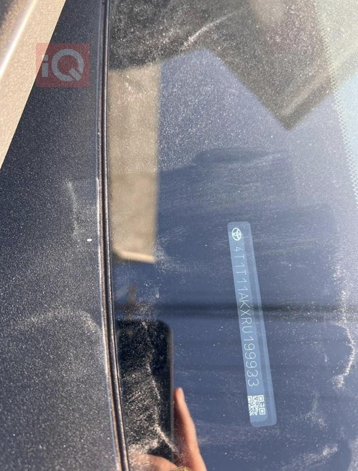 كامري 2024 se لون مميز بحري 🌊🚙
السيارة باسمي..بدون دواخل بدون ايرباك
232💵
المواصفات والمميزات:
 • الفئة: SE 
 • المحرك: 4 سلندر قوي وموفر للوقود
 • التجهيزات الداخلية: مقاعد جلدية عالية الجودة، تحكم كهربائي بالمقاعد
 • التقنية: شاشة لمس متطورة، Apple CarPlay وAndroid Auto، بلوتوث، USB
 • الأمان: نظام مكابح متقدم، تحذير التصادم، مراقبة النقطة العمياء، كاميرا خلفية
 • الراحة: مكيف هواء تلقائي، نظام صوت ممتاز، مساحات تخزين واسعة
 • التصميم الخارجي: شكل رياضي أنيق مع جنوط 18 بوصة

للتواصل 🟥((((***********)))🟥
