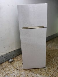 ثلاجه شرط الشغل سعر 350 وبيه مجال تصال ‏‪07881026844‬‏