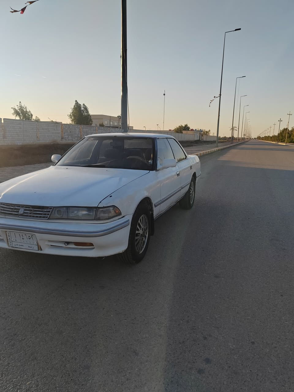 سلام عليكم للبيع مارك شطح موديل ٩٢ رقم واسط مشروع وطني شرط تحويل مكفوله  من الكص ونقل جثه مكينه وكير ونجي تخم تاير حداديه كهربائيات كله شغاله مصبوغه عام السعر ٣٧ وبيهه مجال العنوان كوت دجيلي رقم ***********
