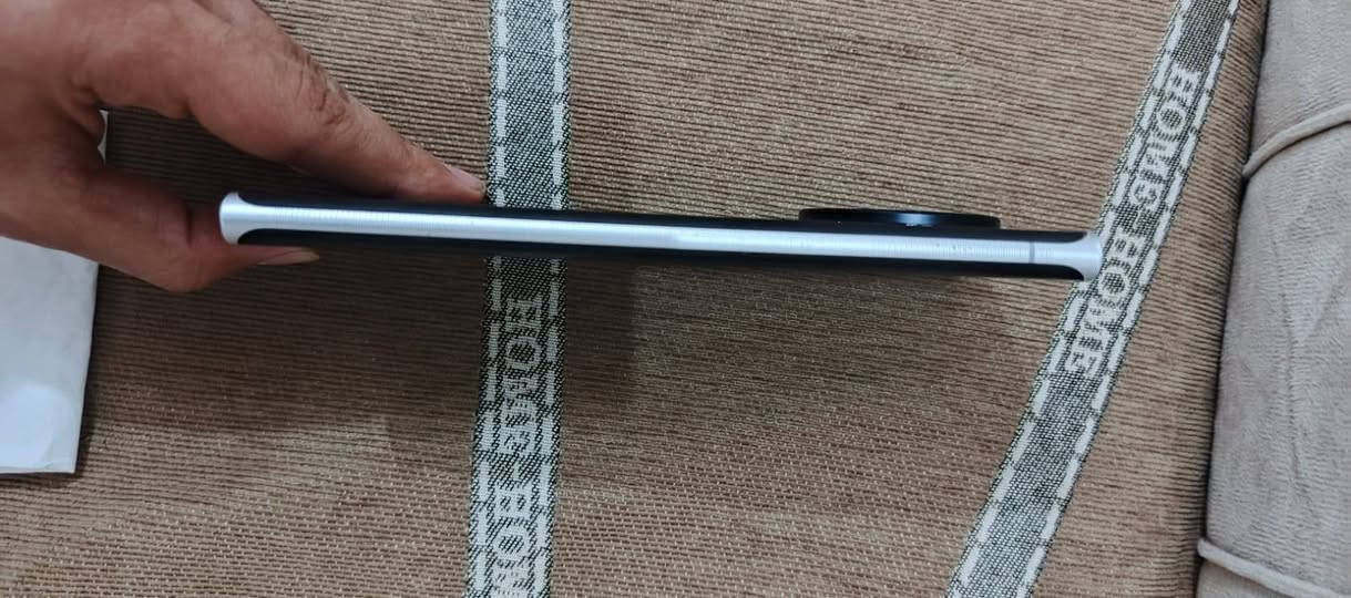 وينهم جماعت البوبجي. جهاز اسمه (Leitz Phone 1) صناعه المانيه جهاز قوي وسلس الذاكره (256) البطاريه (5000) يدعم الشحن السريع جهاز مكفول ويشغل (60 فريم ) سعره بل سوق ب 250 وحاليا اني عارضه ب /150 فقط الشراي يخابرني رقمي 👇
***********
