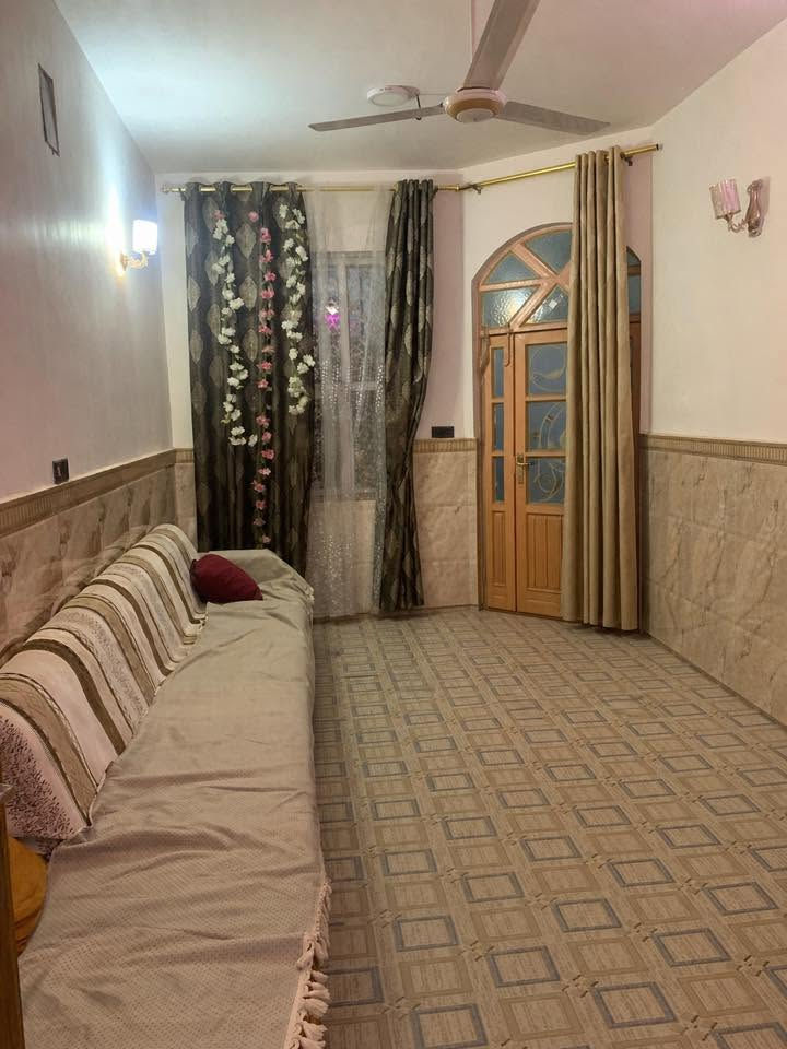 🏡 للبيع – بيت 100 متر مربع طابقين/ موقع مميز جداً

📍 الموقع: حي ميسان – بداية شارع الجامع، رابع بيت على اليسار
🚗 الشارع: كيات، عرض الشارع 18 متر
⚖️ قريب جداً من محكمة الكوفة الجديدة
✅ خدمات متكاملة (فول خدمات)

🔹 المساحة: 100 م²
🔹 طابقين
🔹 3 غرف نوم
🔹 بناء حديث ونظيف
🔹 موقع مميز وحيوي

البيت مطلوب قرض على المصرف على المبادرة بدون فوائد
للاستفسار الاتصال على الرقم ***********
