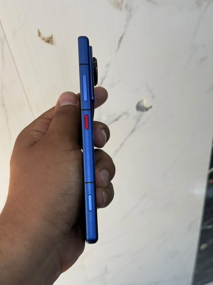 سلام عليكم
nubia Z80 Ultra
512/16
مكفول نظافه 98 ‎%‎
بي طخات بل شاصي  بسيطه موضحه بل صور 
فقط عدسه كامره مبدله 
كامل ملحقات 
السعر 750 قفل قفل 

بابل قضاء الكفل 
***********
متوفر توصيل جميع محافظات العراق 🇮🇶
