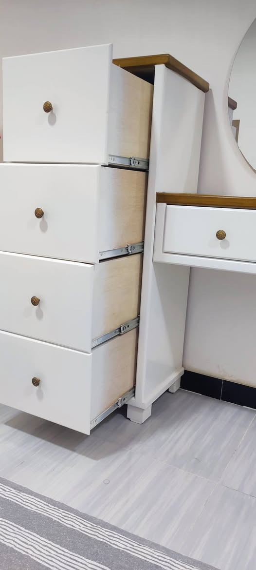 ميز مرايه نجارة مو جاهز
ثكيل وياخذ هواي شغلات يجمع بين الديكور والجرارات
يعني ما تحتاج تشتري شغلتين  

حجمه جبير مقارنه بالصورة

السعر 300 الف + المراية وياه تجي 

الشراي يدخلي خاص


**إذا كنت صاحب هذا الإعلان وتريد حذفه لأي سبب، رجاءا أرسل رسالة إلى الدعم الفني**