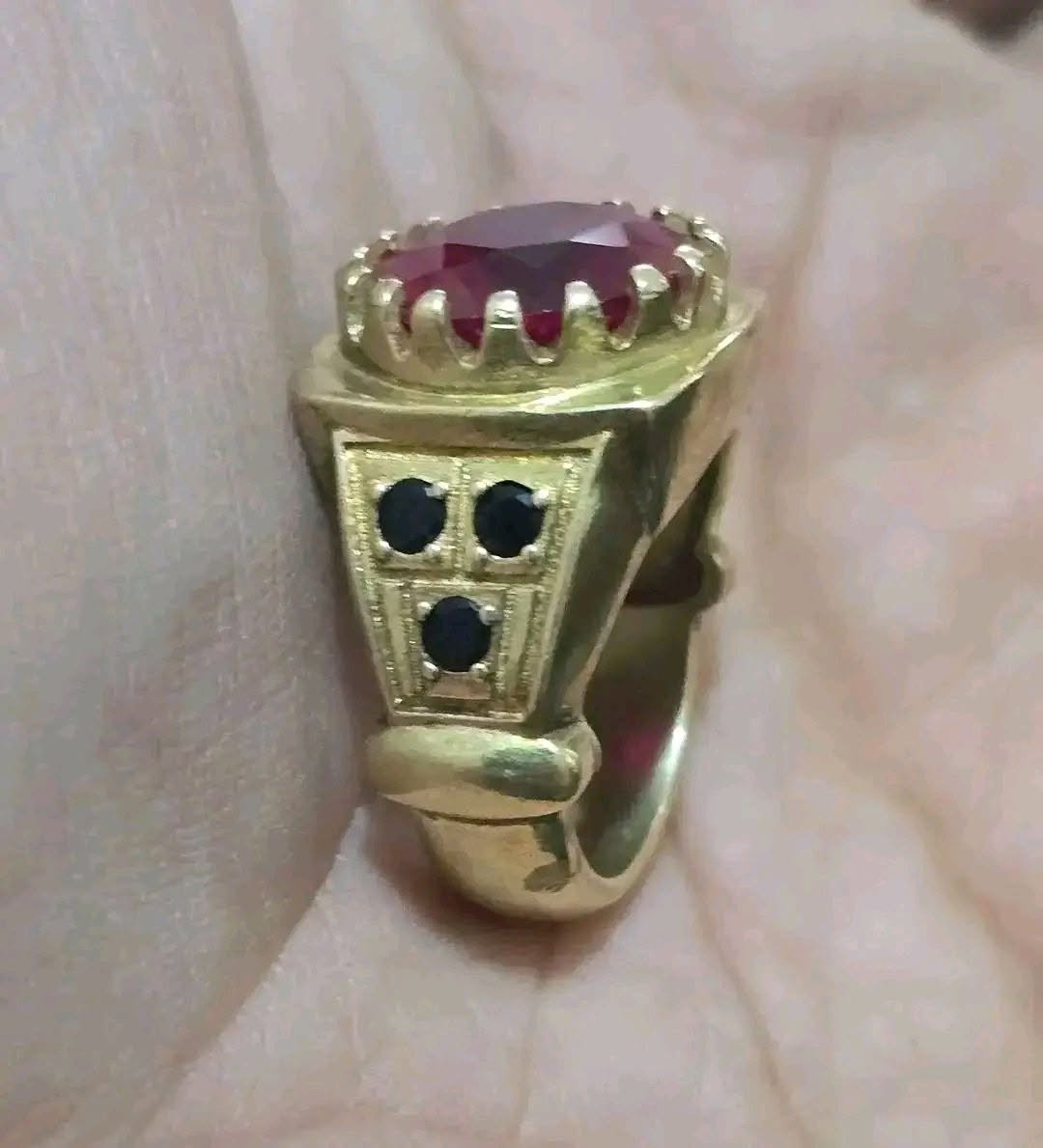ياقوت احمر 
الخاتم نحاس


**إذا كنت صاحب هذا الإعلان وتريد حذفه لأي سبب، رجاءا أرسل رسالة إلى الدعم الفني**