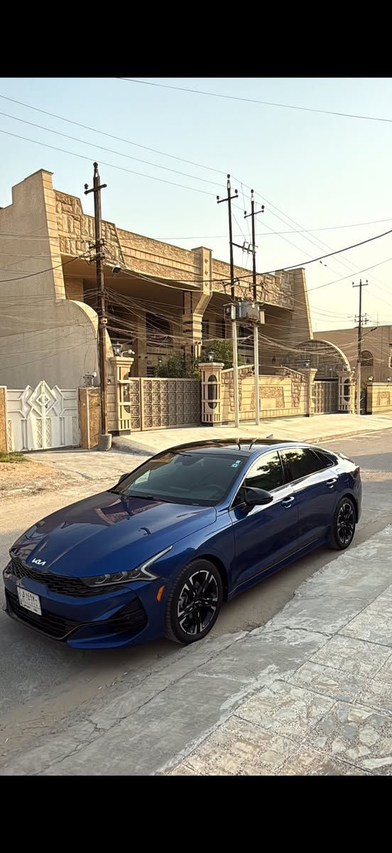 سلام عليكم K5  GT LINE موديل 2022 ماشيه 43mi معوقين باقيلها سنتين سياره على أيدنه فول مواصفات بنوراما (حادث خلفي بدون أيرباك سعر 175 بيها مجال 
مكان سياره بغداد/ الأمين ثانيه/معلمين ***********
