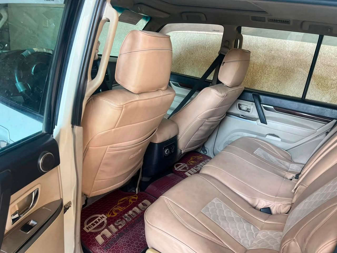 السلام عليكم للبيع باجيرو حبتور موديل 14 فول مواصفات لان الحبتور معروف بدون حادث ولا صبغ السياره جديده على وعلى وضع الشركة السياره مال بيت وما متعوبه تجي وتشوف نضافتها بعينك  ومصروف عليها السياره

الاتصال على هذا الرقم  ***********
السعر 165
مكان السياره بغداد حي العامل
