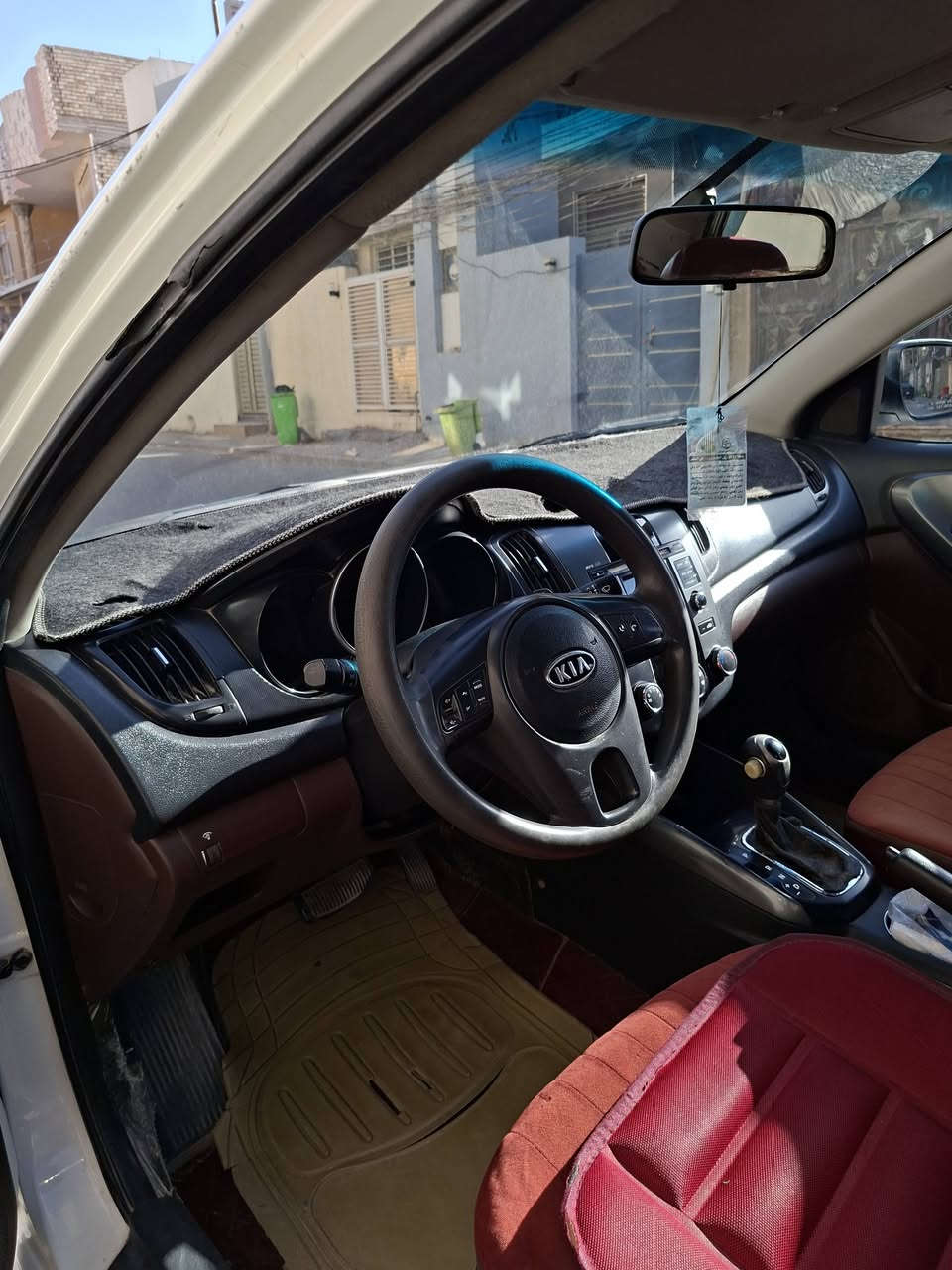 السلام عليكم سيراتو 2013 فول مكفوله وكاله مضمونه خمسه ويل كب تحكم ستيرن فتحه مري شفط السعر 115 وبيها مجال للاستفسار الاتصال ***********
