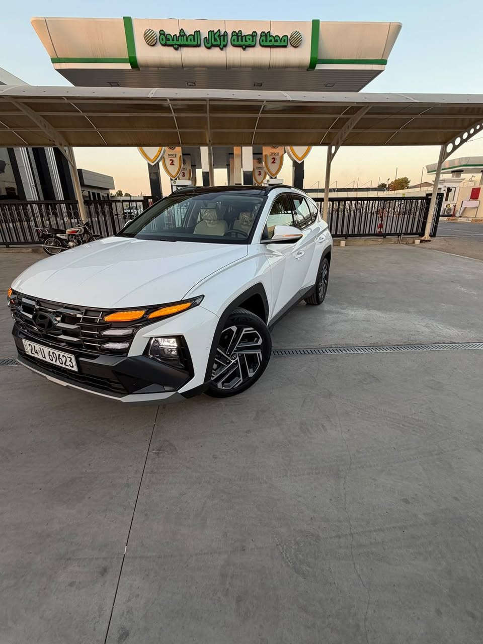 🚗🔥  هيونداي توسان 2025 بانوراما  🔥
📌 أهم المواصفات:

🌟 سقف بانوراما واسع
💡 إضاءة LED كاملة
📱 شاشة كبيرة تدعم أبل كار بلاي وأندرويد أوتو
🛡️ أنظمة أمان متطورة
🌀 حساسات 360ْ + 4 كاميرات محيطية
🛣️ مثبت السرعة
⚙️ محرك اقتصادي ومتين سعة 2.0L
🔥 داخلية فاخرة مع تبريد المقاعد الأمامية
🛞 ويل كب رياضي حجم 19 للأستفسار ***********
