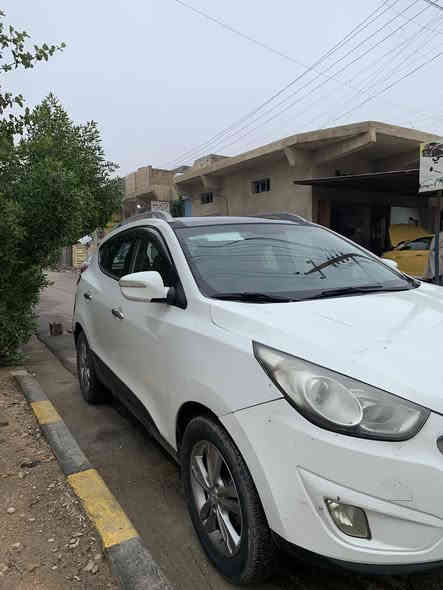 السلام عليكم 
توسان 2011 خليجية
السيارة فول مواصفات 
مكينة 2000 دوش 
رقم اربيل بأسمي تحويل ثاني يوم
السيارة بيهه 3 قطع صبغ
مكانهة بغداد السعر 130 وبيهة مجال 
هـ/***********
